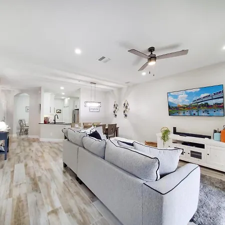 Gated 3Br 3Ba Townhome Near Disney W Pool And Gym